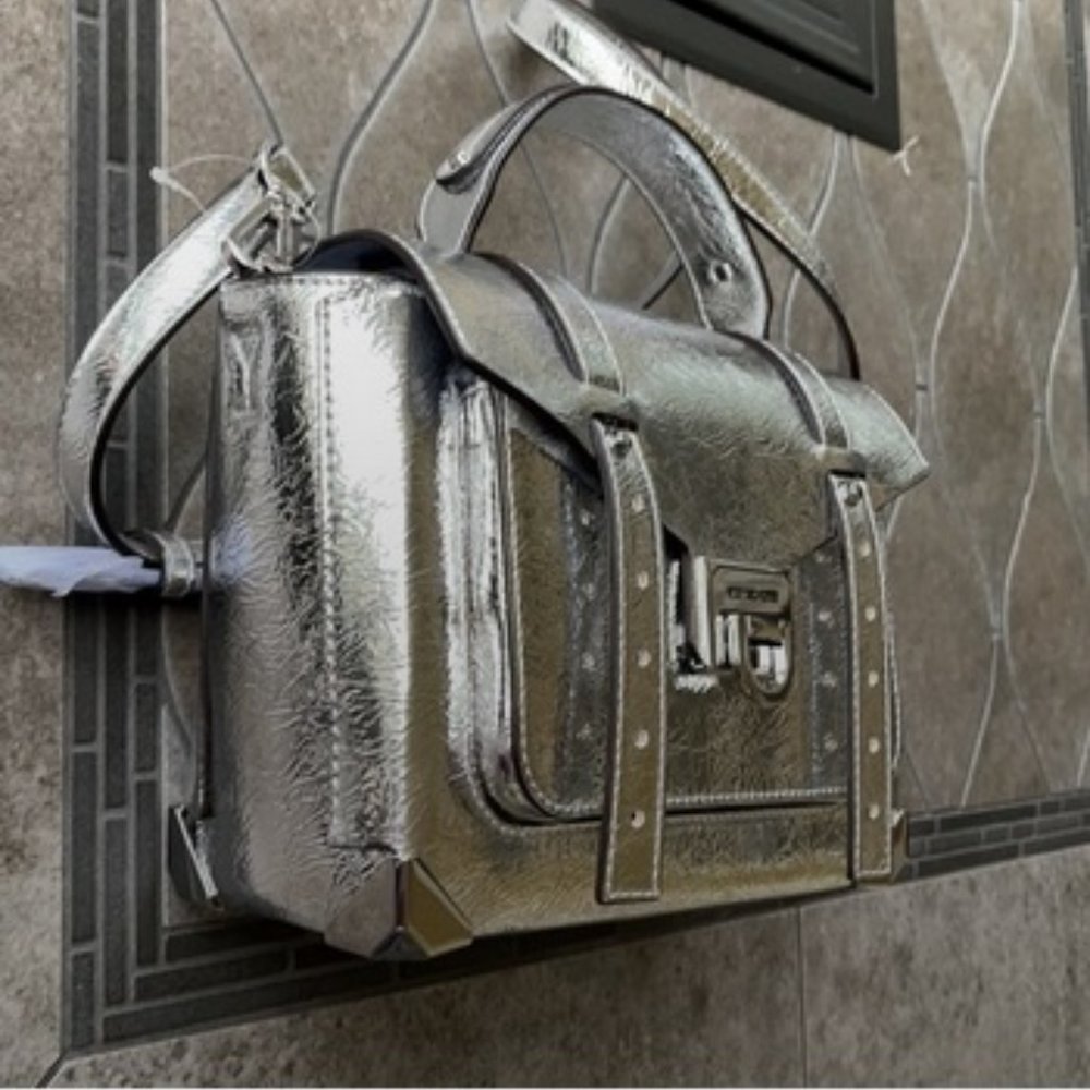 Michael Kors Manhattan Medium School Satchel - Picture 2 of 15